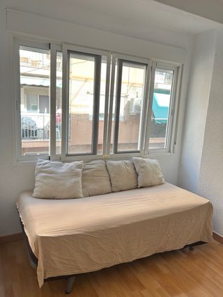 Alquilo habitación doble en plaza de toros