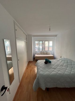 Alquilo habitación doble en plaza de toros