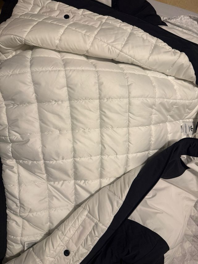 Abrigo Adidas acolchado XL nuevo