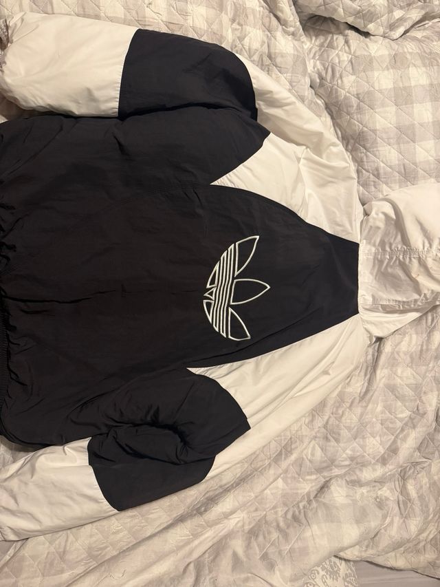 Abrigo Adidas acolchado XL nuevo