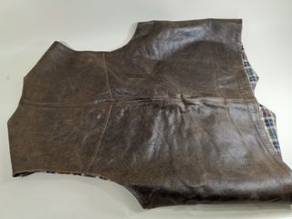 Chaleco de piel marrón