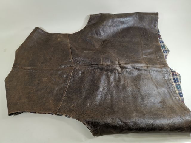 Chaleco de piel marrón