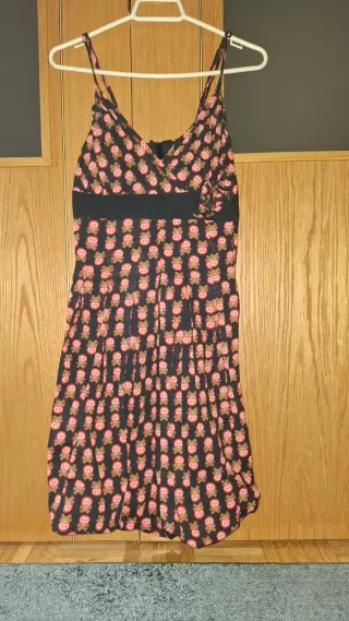 Vestido pin up negro y rojo