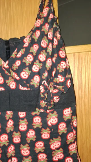 Vestido pin up negro y rojo