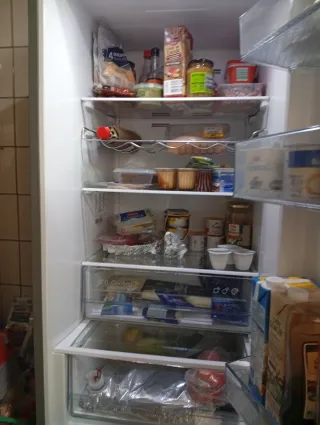 Nevera Hisense plateada