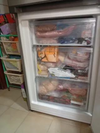 Nevera Hisense plateada