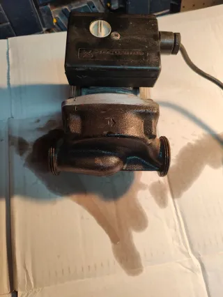 Bomba de Calefacción Grundfos UPS 25-80 130