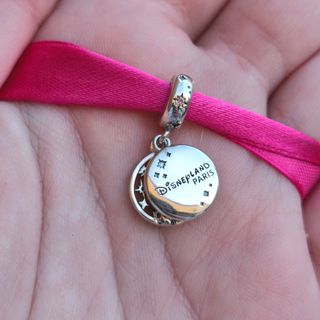 CHARM 30 ANIVERSARIO DISNLENAYD PARIS