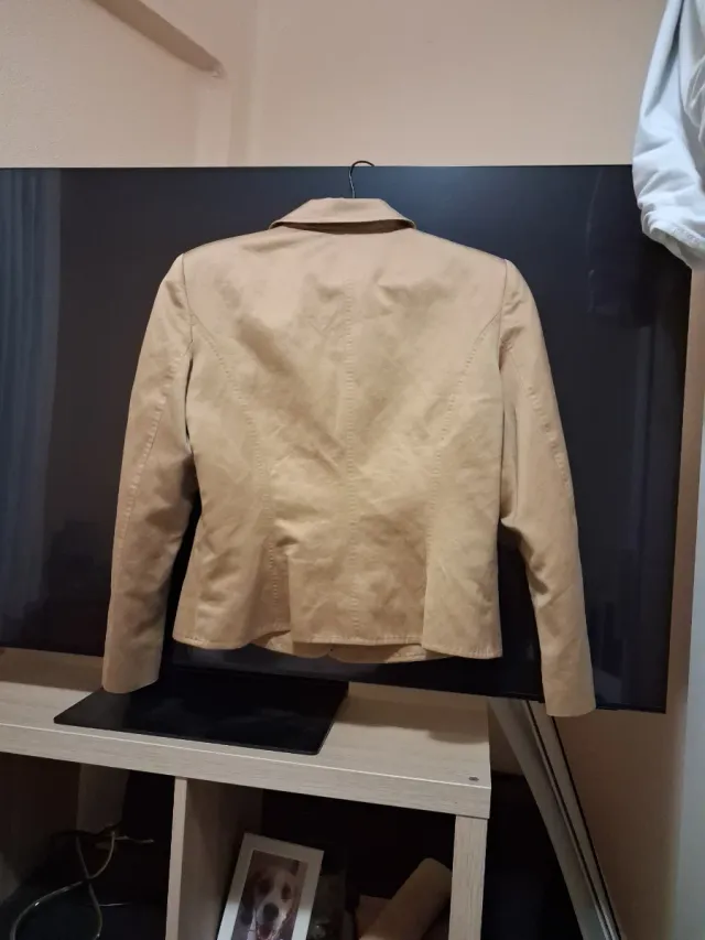 Americana beige mujer