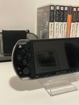 PSP 2004 Negra + 7 Juegos + Funda + Cargador