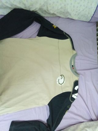 Camiseta El Niño Manga Larga Beige y Negra
