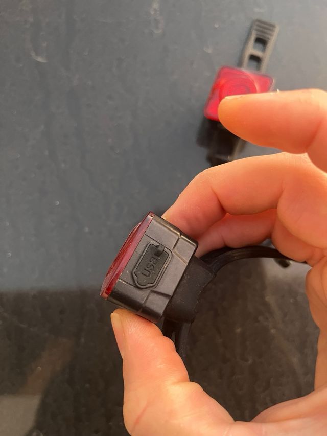 Luce posteriore per bici MTB e strada leggera