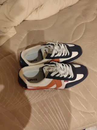 Zapatillas Levi's Azul y Naranja