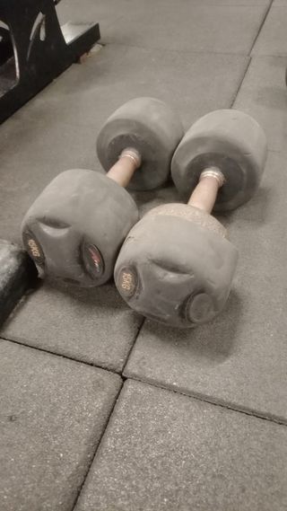 Discos de gimnasio y mancuernas a 0.50 céntimos