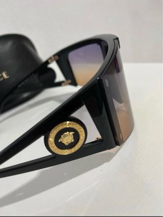 Occhiali da sole Versace neri e arancioni