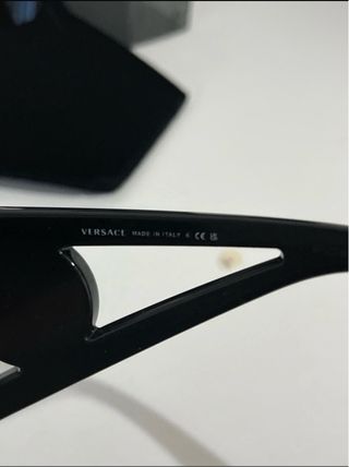 Occhiali da sole Versace neri e arancioni