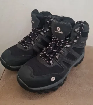 Botas de montaña Mountain Pro negras .Talla 36