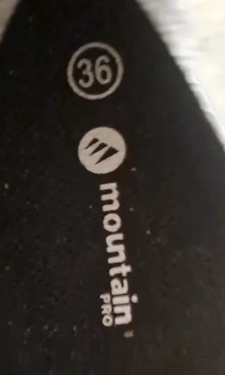 Botas de montaña Mountain Pro negras .Talla 36