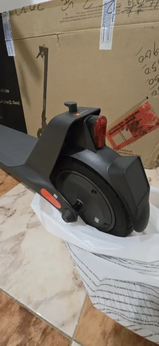 Patinete Xiaomi Mi Electric Scooter 4 Lite