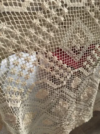 Mantel antiguo ganchillo grande beige