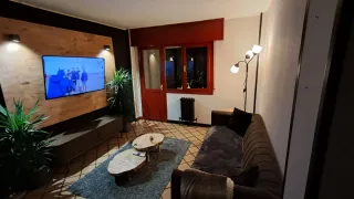 Mesita de madera rústica