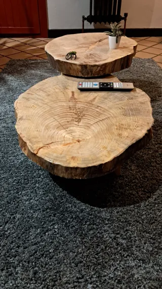 Mesita de madera rústica