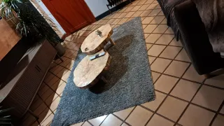 Mesita de madera rústica