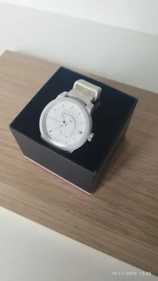 Orologio Tommy Hilfiger Bianco molto fashion