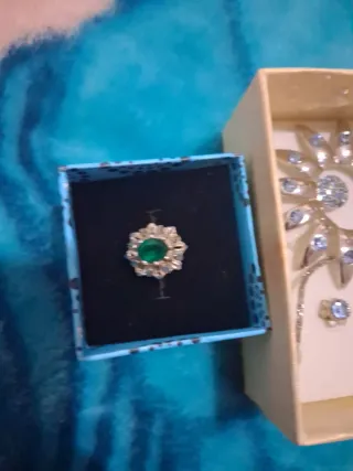 Conjunto de Joyas con Anillo Verde