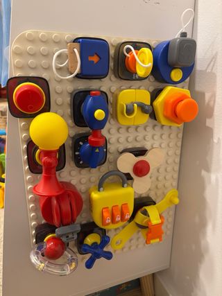 Tablero de actividades para bebés