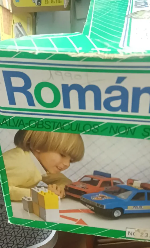 Macchinina giocattolo blu Román