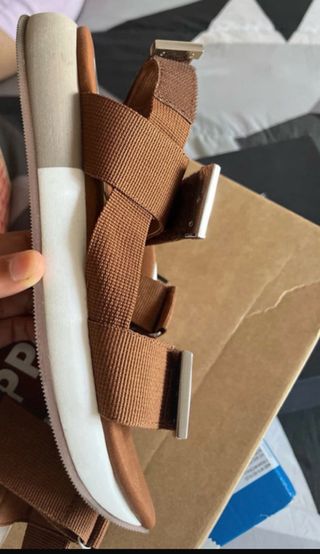 Chanclas Marrones y Blancas