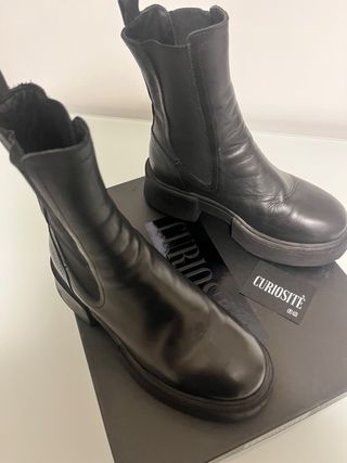 Tronchetti pelle nero donna Tg. 37