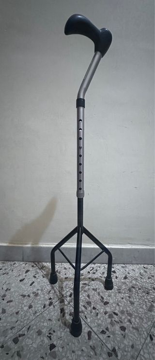 Bastone per anziani 3 piedi