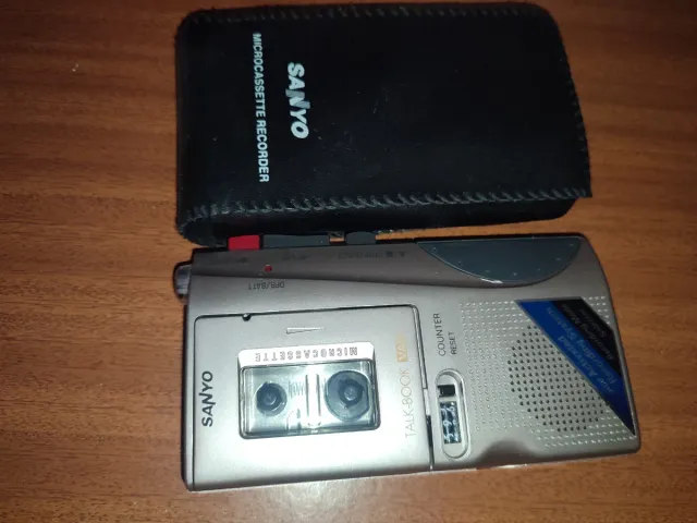 Grabadora Sanyo Microcassette Talk-Book VAS