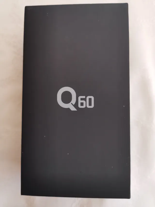 LG Q60 - 64 Gb e 4 fotocamere