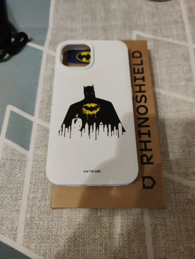 Funda iPhone 15 SolidX Blanco - Batman