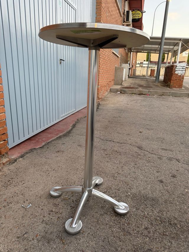 Tavolo alto in metallo in acciaio inossidabile e alluminio