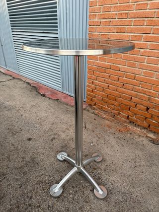 Tavolo alto in metallo in acciaio inossidabile e alluminio