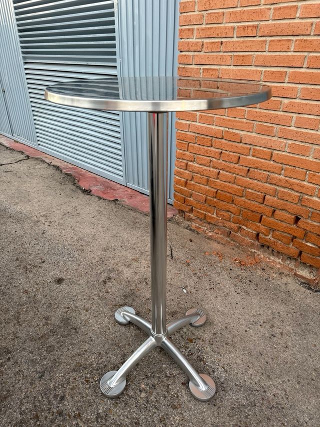 Tavolo alto in metallo in acciaio inossidabile e alluminio