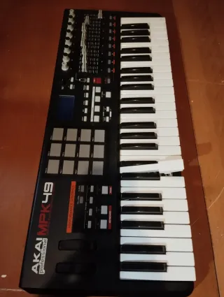 Teclado Akai MPK49 para reparar