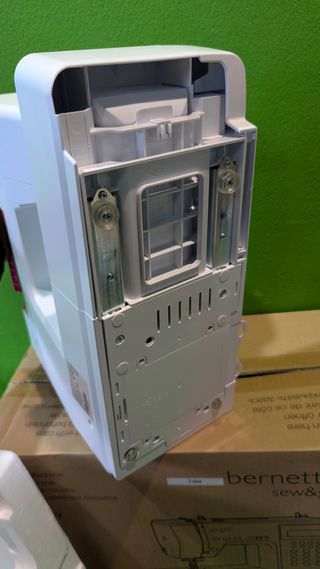 Máquina de coser Bernette sew&go 8