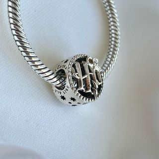 CHARM HARRY POTTER VARITA LOGO