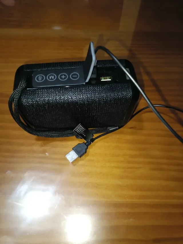 Altoparlante Bluetooth con Micro SD Nero