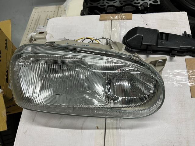 Farol dianteiro Golf 3