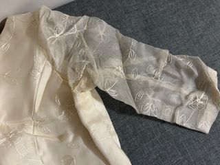 Parte de arriba vestido beige/blanco