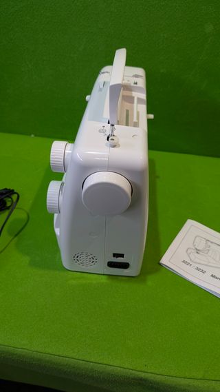 Singer Simple 3221 - Macchina da cucire meccanica