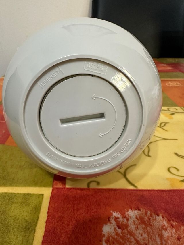 Jarra termo blanca de plástico