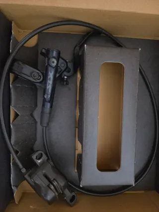 Frenos Shimano SLX M7100 y pinzas MT500