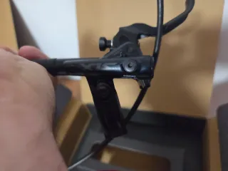 Frenos Shimano SLX M7100 y pinzas MT500